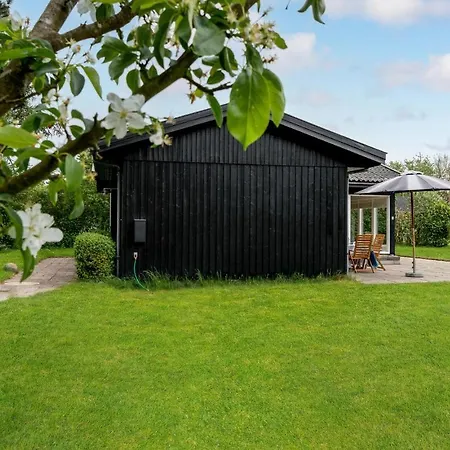 2 Bedroom Pet Friendly In