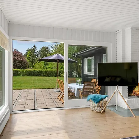 2 Bedroom Pet Friendly In Hornbæk